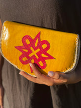 Load image into Gallery viewer, QUEEN EBY LEATHER ENVELOPE BAG