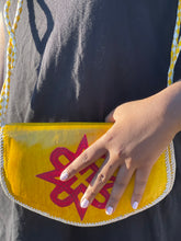 Load image into Gallery viewer, QUEEN EBY LEATHER ENVELOPE BAG