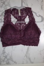 Load image into Gallery viewer, STRETCH LACE PADDED HOURGLASS BACK BRALETTE - Bili&#39;s Bougie Boutique
