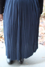Load image into Gallery viewer, Maxi Pleated skirt in Midnight Blue - Bili&#39;s Bougie Boutique
